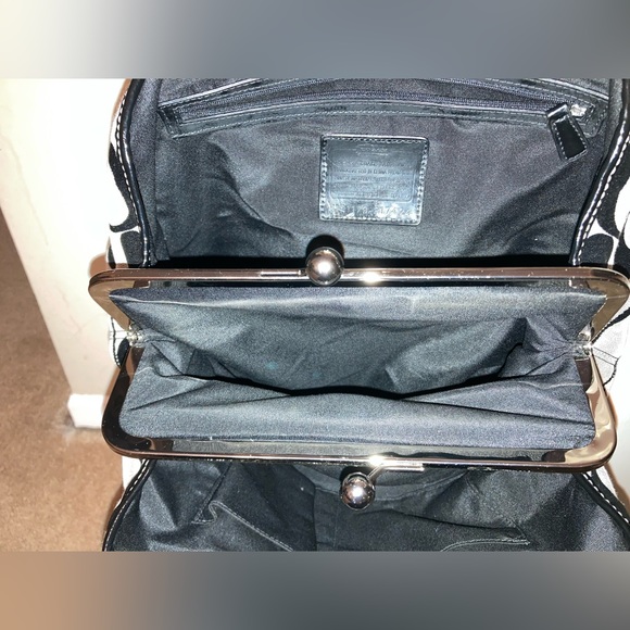 Gorgeous Coach Bag - Picture 10 of 16